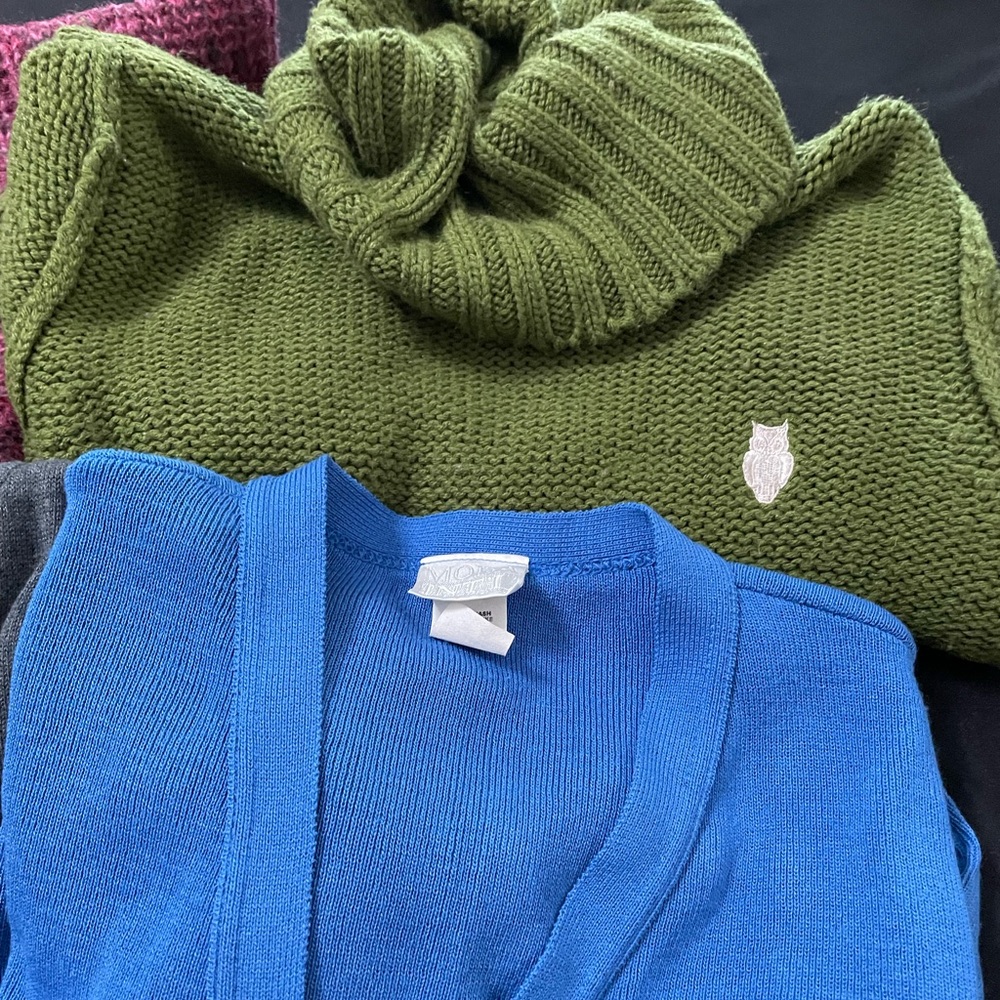 Sweaters bundle - Picture 9 of 12